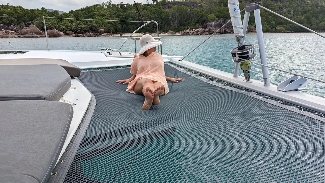 Offshore 3/8” Polyester Open Net for a SeaRail 19 catamaran trampoline net main picture